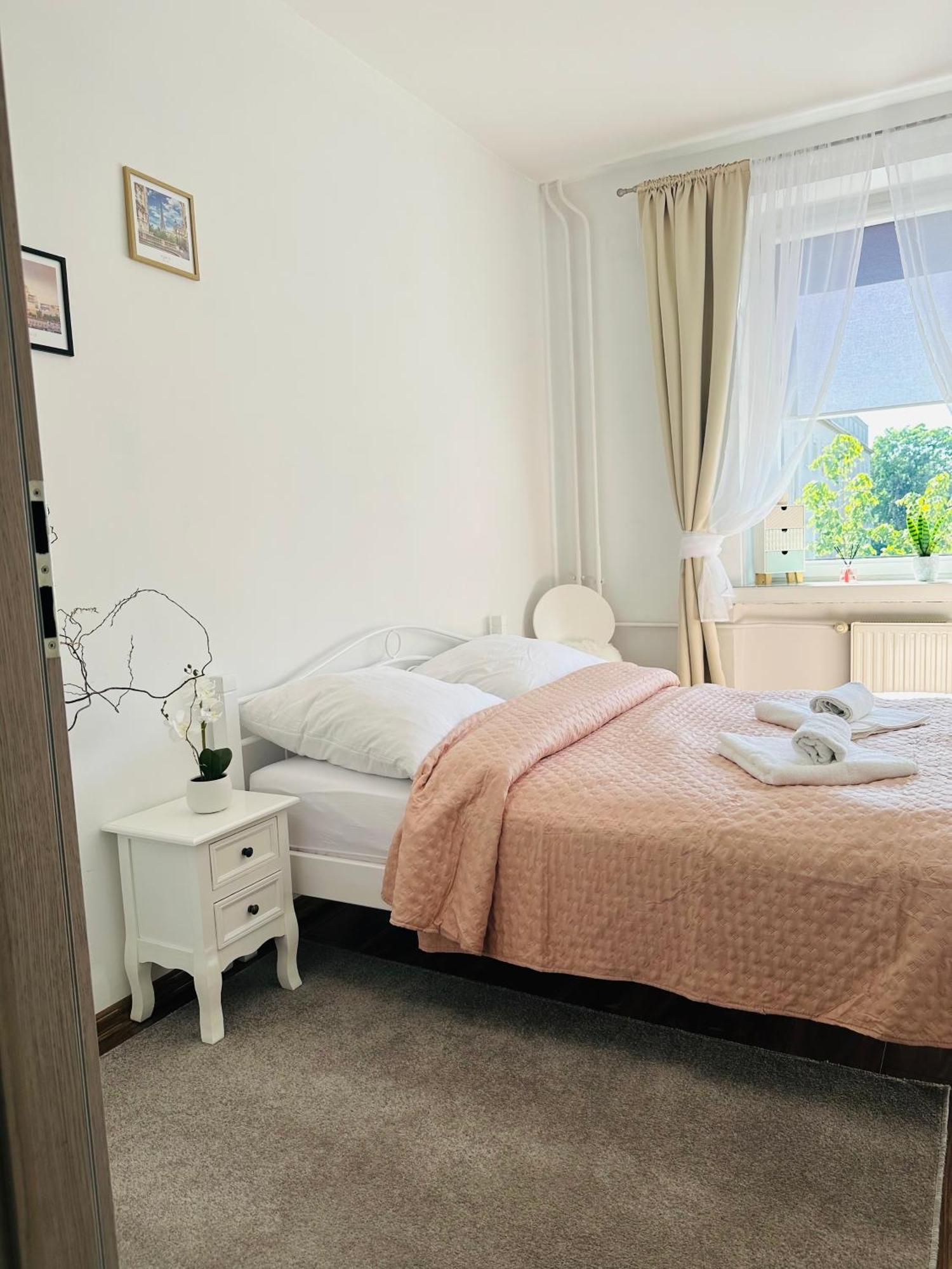 City Apartment Czestochowa Centrum 2-Bedroom Dış mekan fotoğraf
